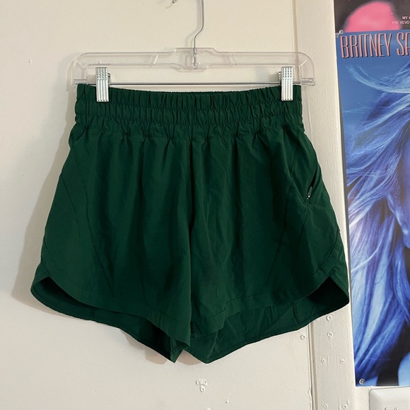Lululemon Track That Mid Rise Lined Shorts 5” size 6 in everglade green - Picture 3 of 8